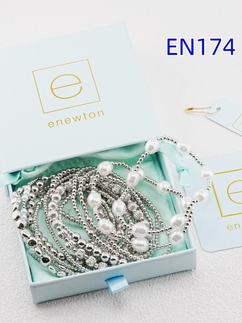 Fourteen-Piece White Gold Bracelet Set